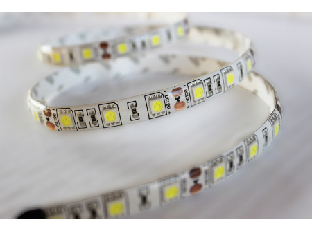 COMMEL LED szalag szett (60 LED/m), 3000K, 3m, 14,4W/m, adapterrel, IP65,  (cikksz.: 405-113) KÉS