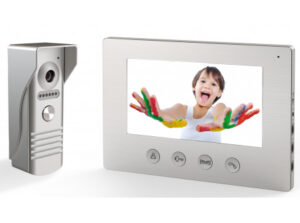 COMMEL Video kaputelefon, színes, 7 col, 2 kapunyitó, IP44-es kültéri egység; (cikksz.: 501-104)