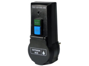 GAO 0645H - Fi relé csatlakozóaljzat formában teszt gombbal, 30mA,230V~ 50Hz max.: 3680W IP44,Feh