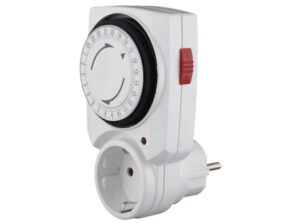 GAO 0744H - Mechanikus napi időkapcsoló,15 percenként,96db kapcs./nap,3680W,Fehér