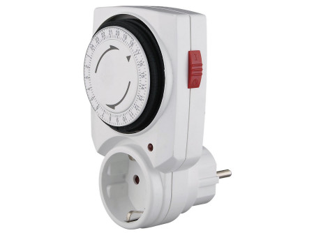 GAO 0744H - Mechanikus napi időkapcsoló,15 percenként,96db kapcs./nap,3680W,Fehér