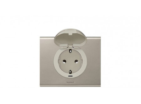 Legrand 068440 - Céliane 2P+F csatlakozóaljzat burkolat, csapófedeles, titán