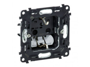 Legrand 753020 - Valena InMatic 2P+F csatlakozóaljzat mechanizmus gyermekvédelemmel, rugós vezeté