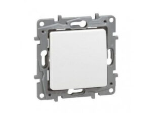 Legrand 764500 - Niloé egypólusú kapcsoló, fehér