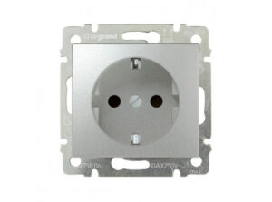 Legrand 770120 - Valena 2P+F csatlakozóaljzat alumínium