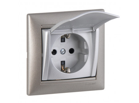 Legrand 770122 - Valena 2P+F csatlakozóaljzat csf alumínium