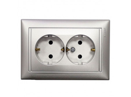 Legrand 770127 - Valena 2x2P+F csatlakozóaljzat gyv alumínium