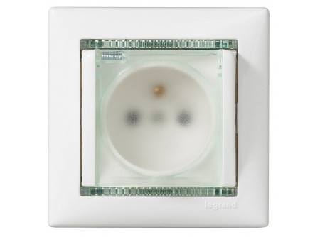 Legrand 774220 - Valena IP44 2P+F csatlakozóaljzat csapófedéllel, fehér