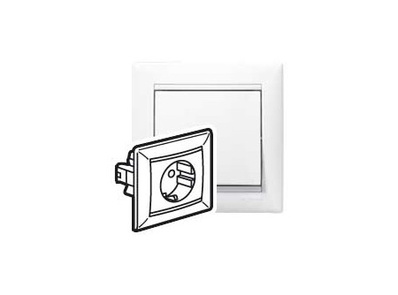 Legrand 774423 - Valena 2P+F csatlakozóaljzat mnblk fehér