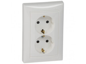 Legrand 774427 - Valena 2x2P+F csatlakozóaljzat gyv fehér