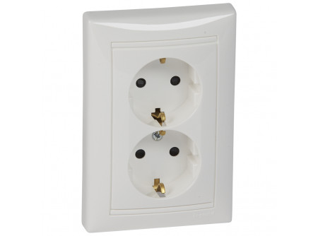 Legrand 774427 - Valena 2x2P+F csatlakozóaljzat gyv fehér